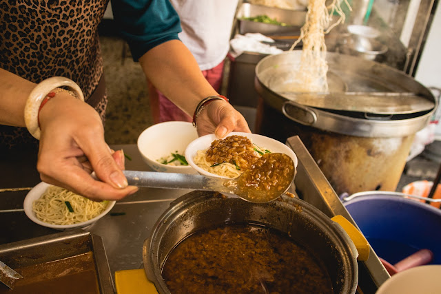 飄香四十年的王家古早味意麵,隱藏巷弄中,在地人超愛的平價美味! 飄香四十年的王家古早味意麵,隱藏巷弄中,在地人超愛的平價美味!
