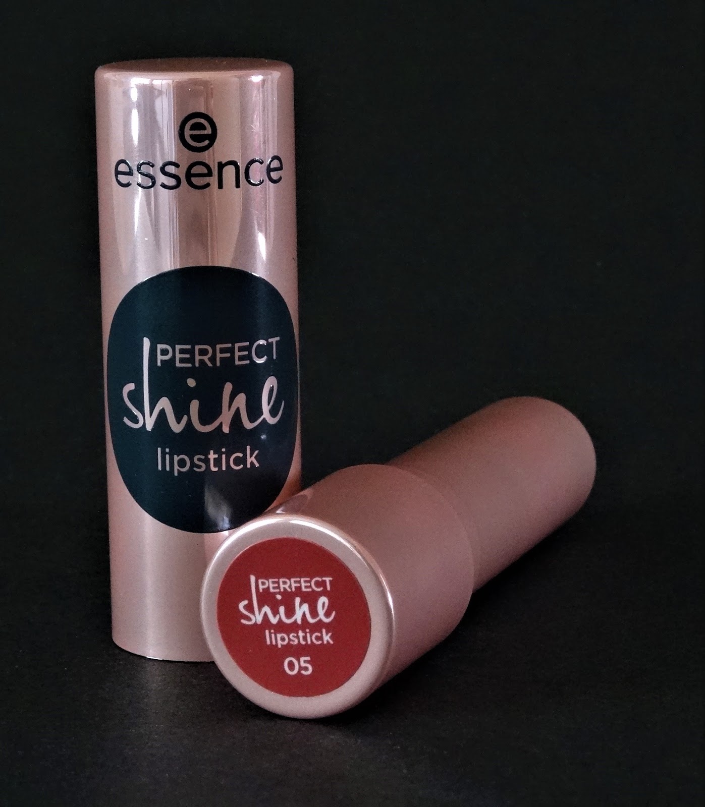 Tessa's Colourful World review essence perfect shine lipstick