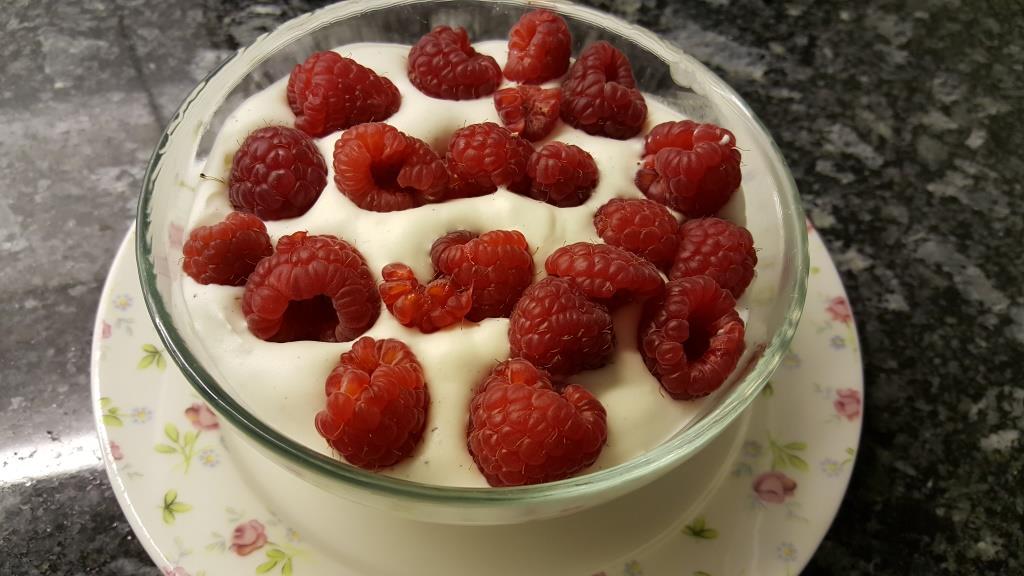 eat-culture: Himbeeren-Crème (Raspberry cream)
