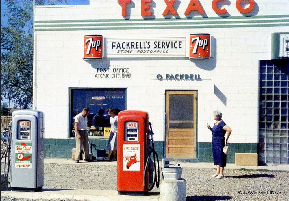 50 Wonderful Color Photographs That Show What Gas Stations Looked Like