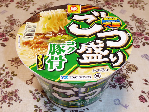 【マルちゃん（東洋水産）】ごつ盛り コク豚骨ラーメン 麺90g（当社比）大盛