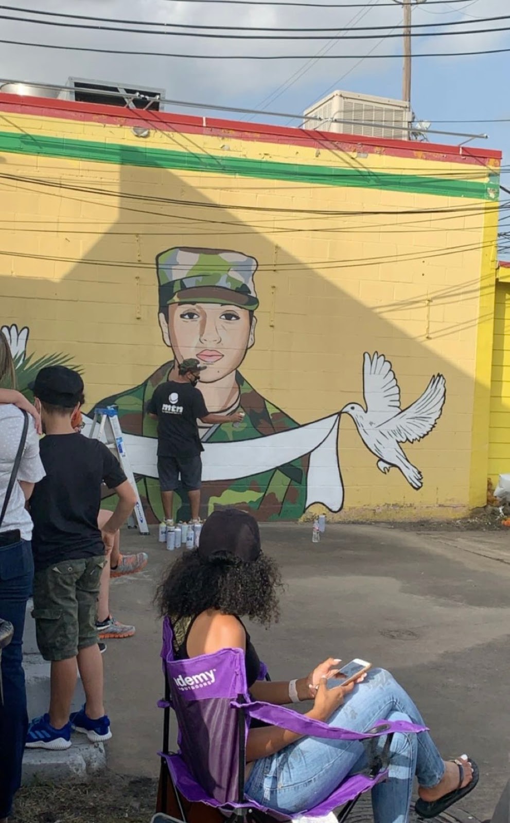 Artist Draws Vanessa Guillen Face on The Wall (Photos ... Artist Draws Vanessa Guillen Face on The Wall (Photos ...