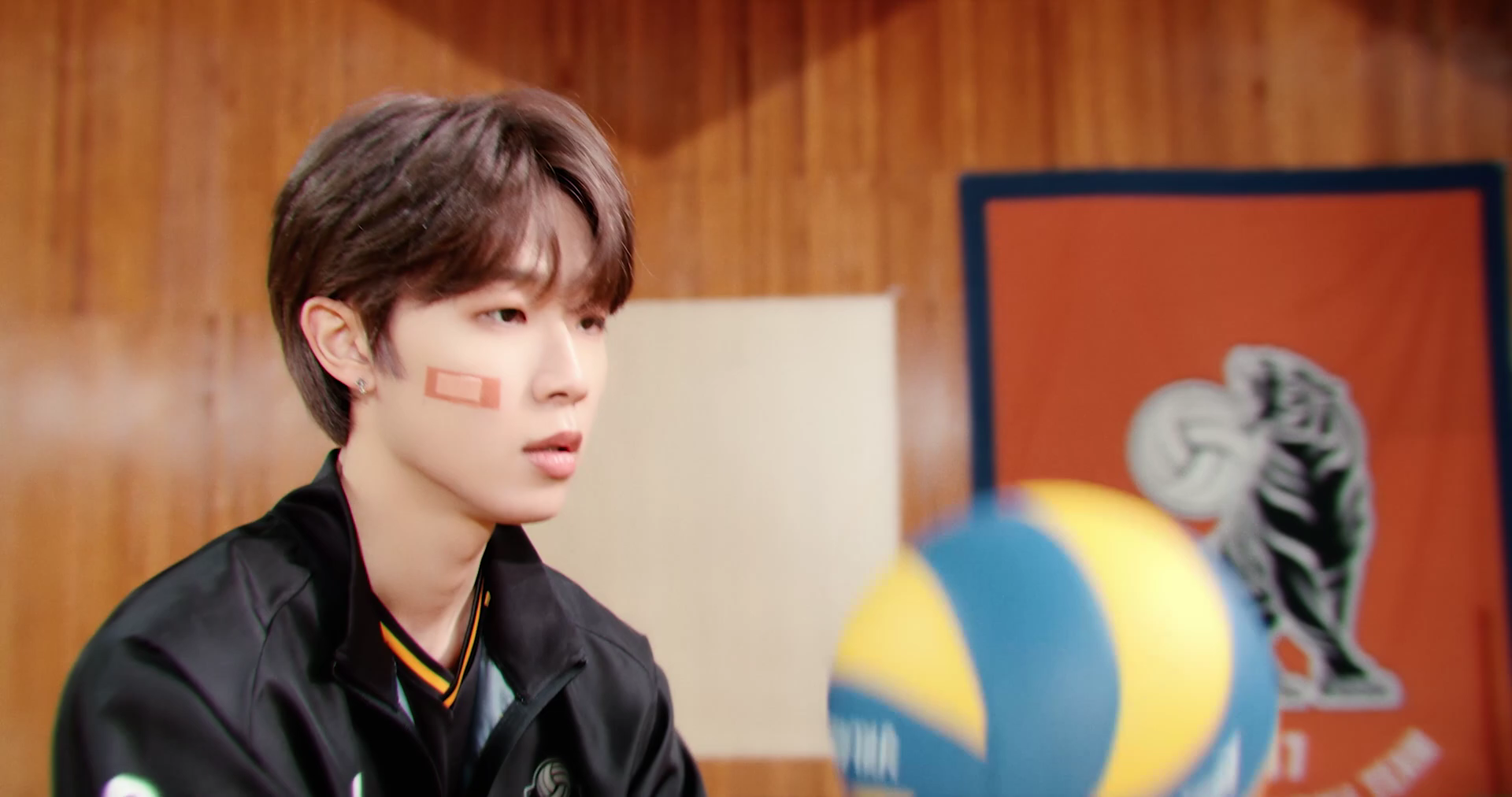 배구부 컨셉에 제대로 과몰입한 남자아이돌 | 인스티즈