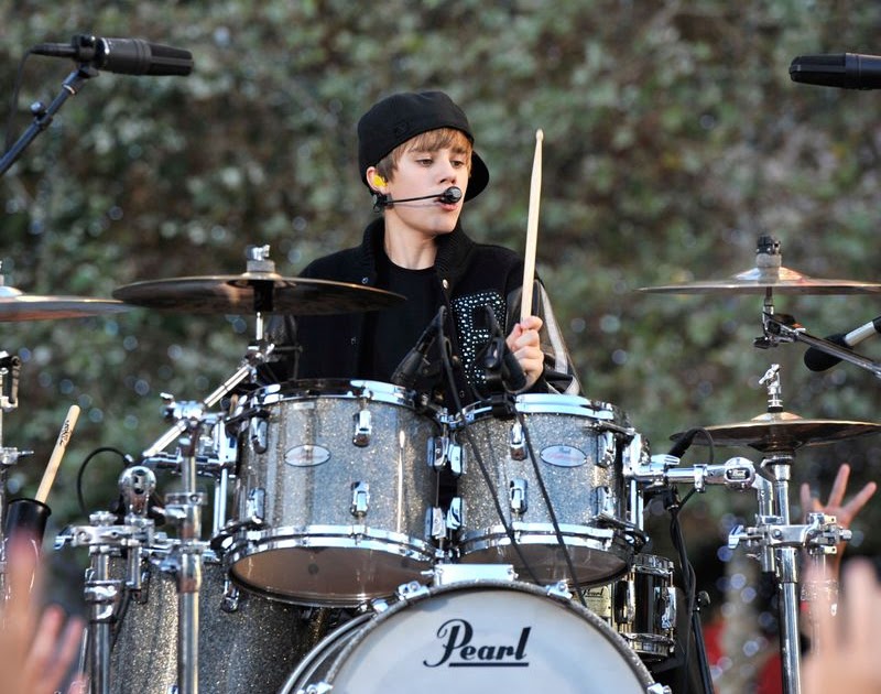 Justin Bieber plays drums better than you and here's the proof CELEBRITY