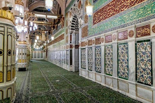 Hiasan Kaligrafi di Masjid - Kajian Medina