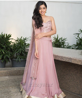 Rashmika Mandanna Sizzles at Geetha Govindam Audio Release