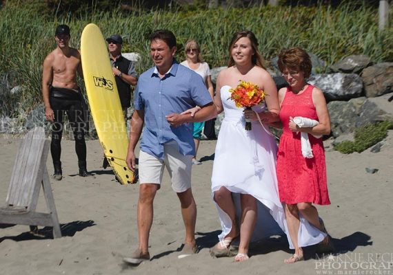 Shirtless Justin Trudeau Photobombs Wedding In Tofino, B.C.