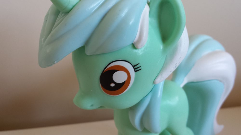 lyra heartstrings toy