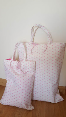 Unlined tote bags with pretty seams Unlined tote bags with pretty seams