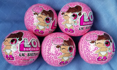 Розовые шарики с мини куклами LOL Lil Sisters Series 4