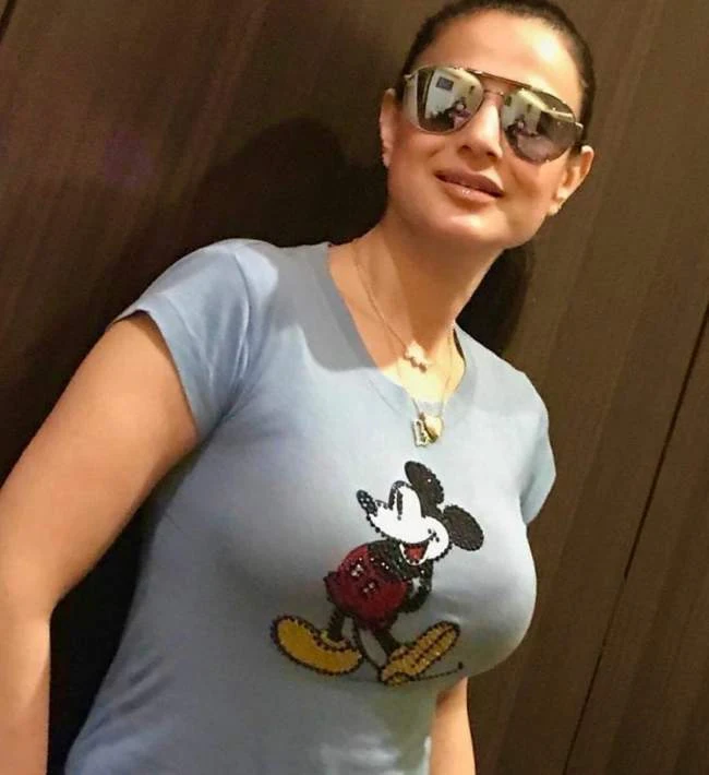 ameesha patel latest bold pics