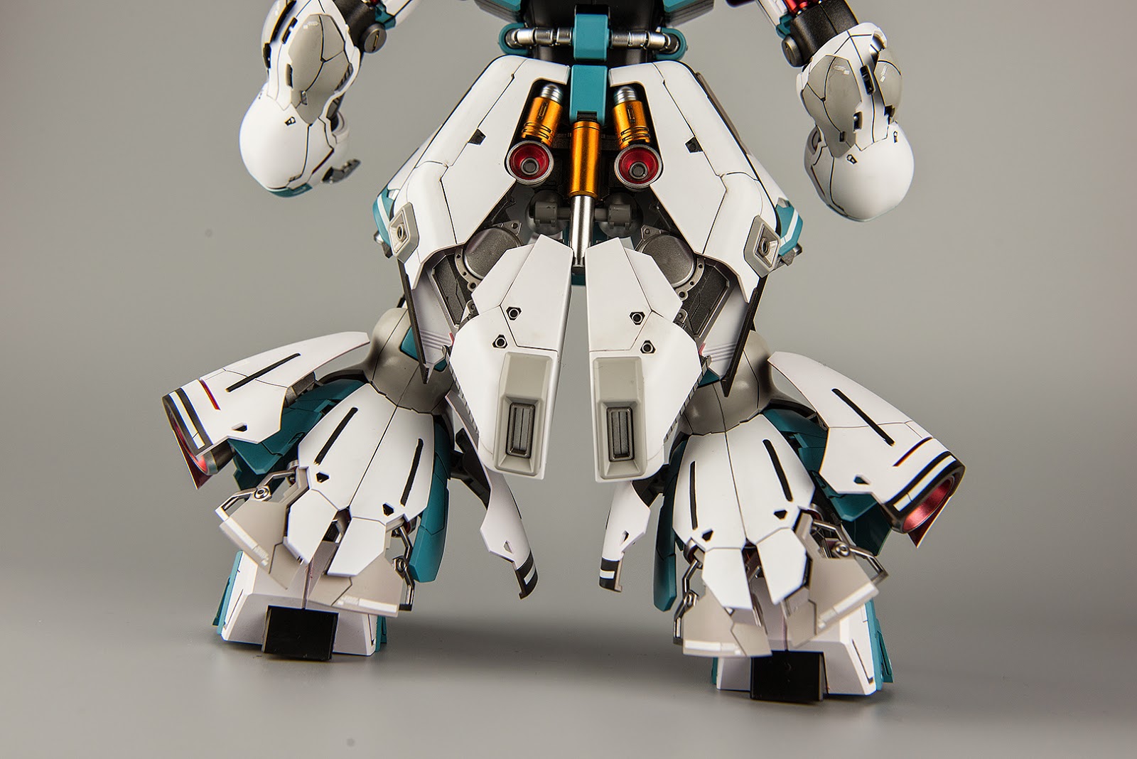 BANDAI MASTER GRADE MG GUNDAM MSN-04 SAZABI VER KA 1/100 MODEL KIT - Foto 2