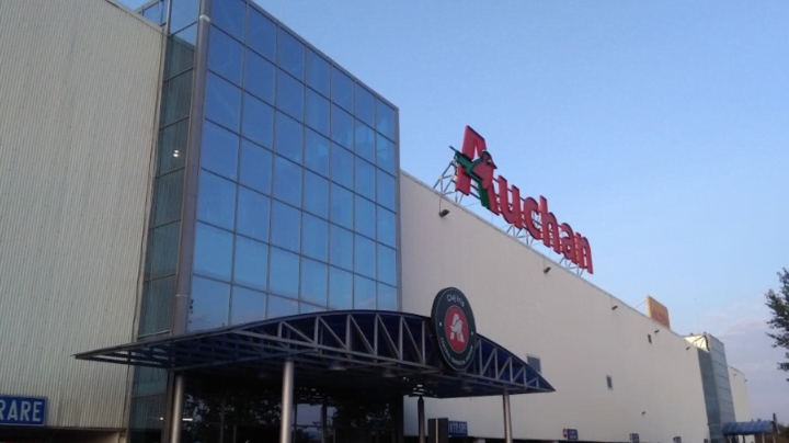 Auchan Shopping Center, Iris