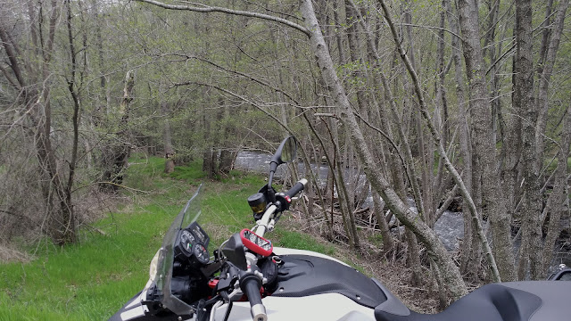 BMW F800GS. Trail Forever. Agua y verde por la Sierra Norte.