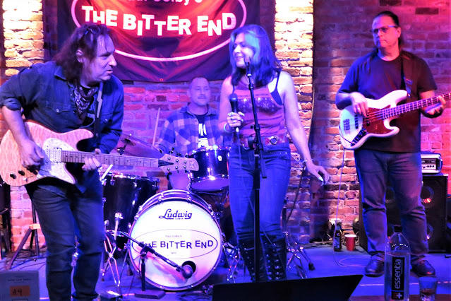 Gina Healy at the Bitter End Gina Healy at the Bitter End