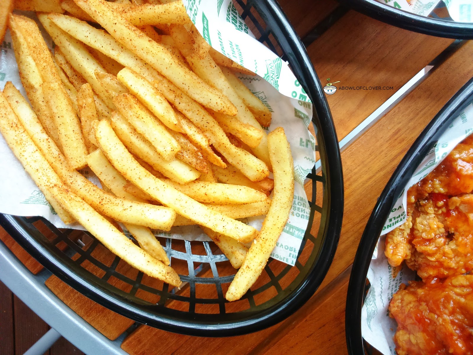 Aneka Saus Special Wingstop Selalu Dinanti A BOWL OF CLOVER