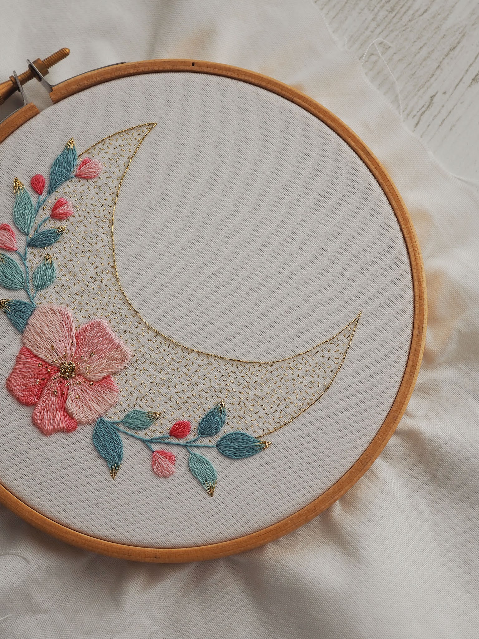 floral crescent embroidery