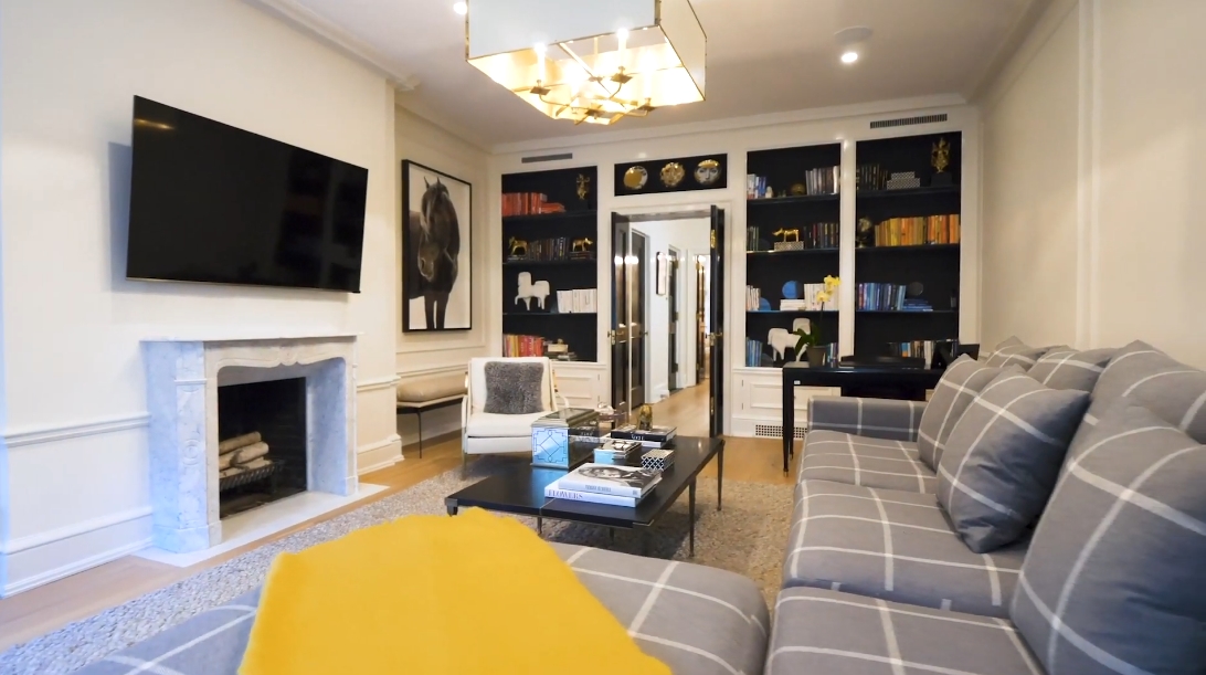 19 Photos vs. 23 E Scott St, Chicago Interior Design Luxury Home Tour