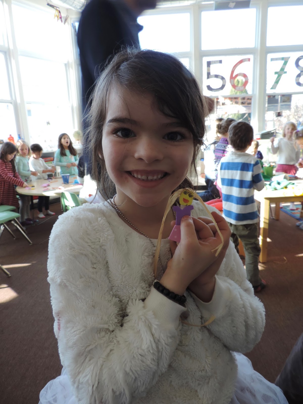 Le Blog des Grandes Sections de l'Ecole Française du Maine: Les poupées  tracas, le circuit électrique, une tête à cheveux et du pain!