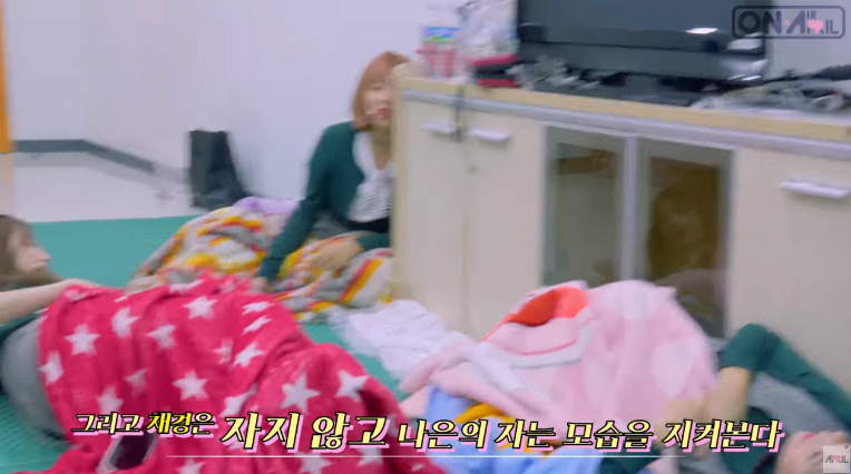 에이프릴 언니라인이 대기실에서 하는것 | 인스티즈