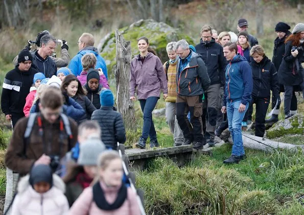 Crown Princess Victoria of Sweden visited Tinnerö Natural Reserve (Tinnerö Eklandskap) in Östergötland.