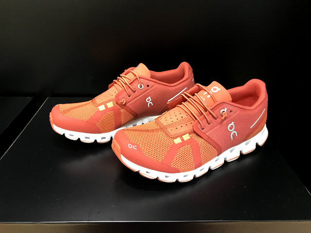 アルプスシューズ Onの代表作 クラウドに新色登場 Women S