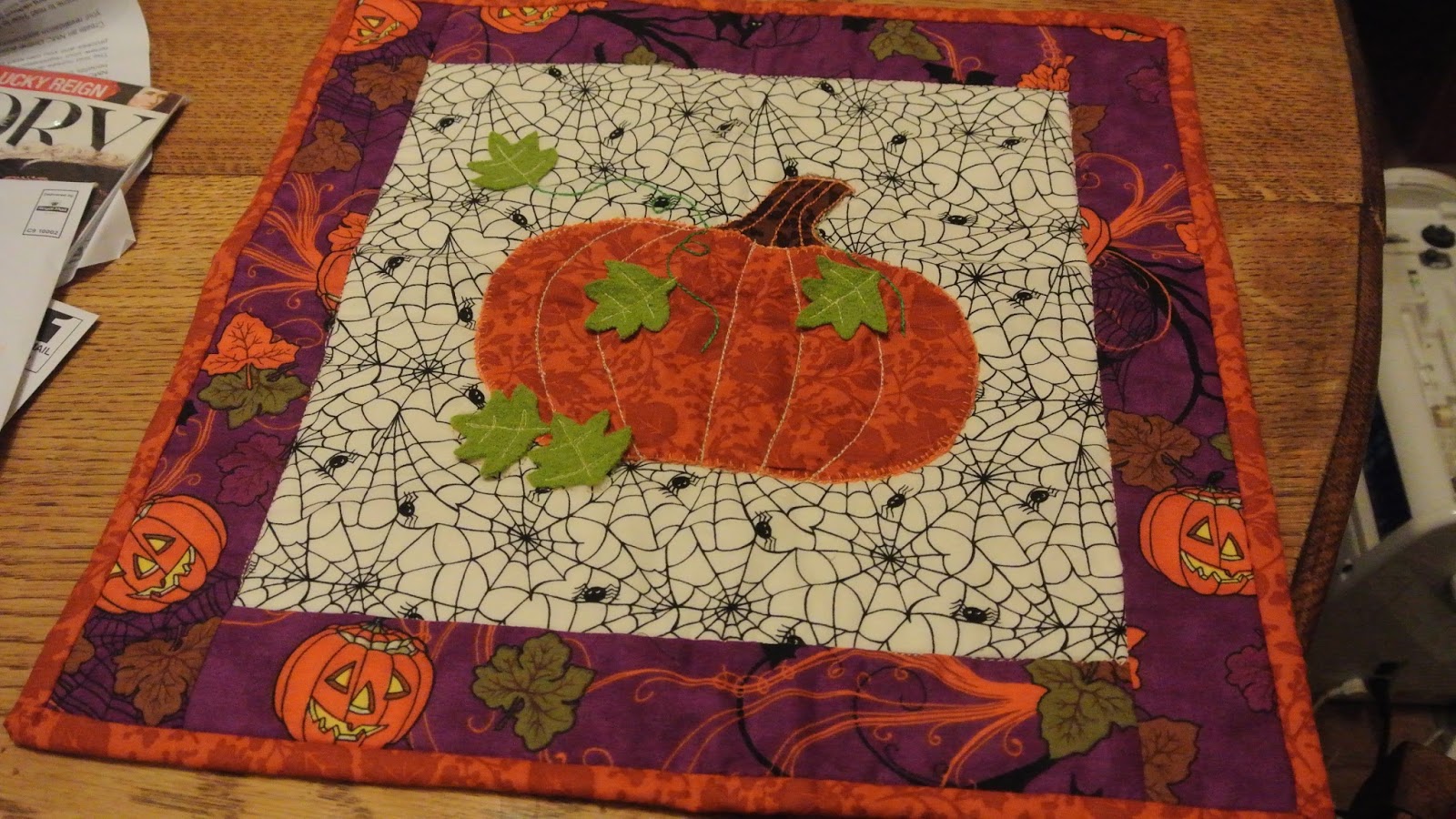 Sew many yarns Quilt Qwazy Queens