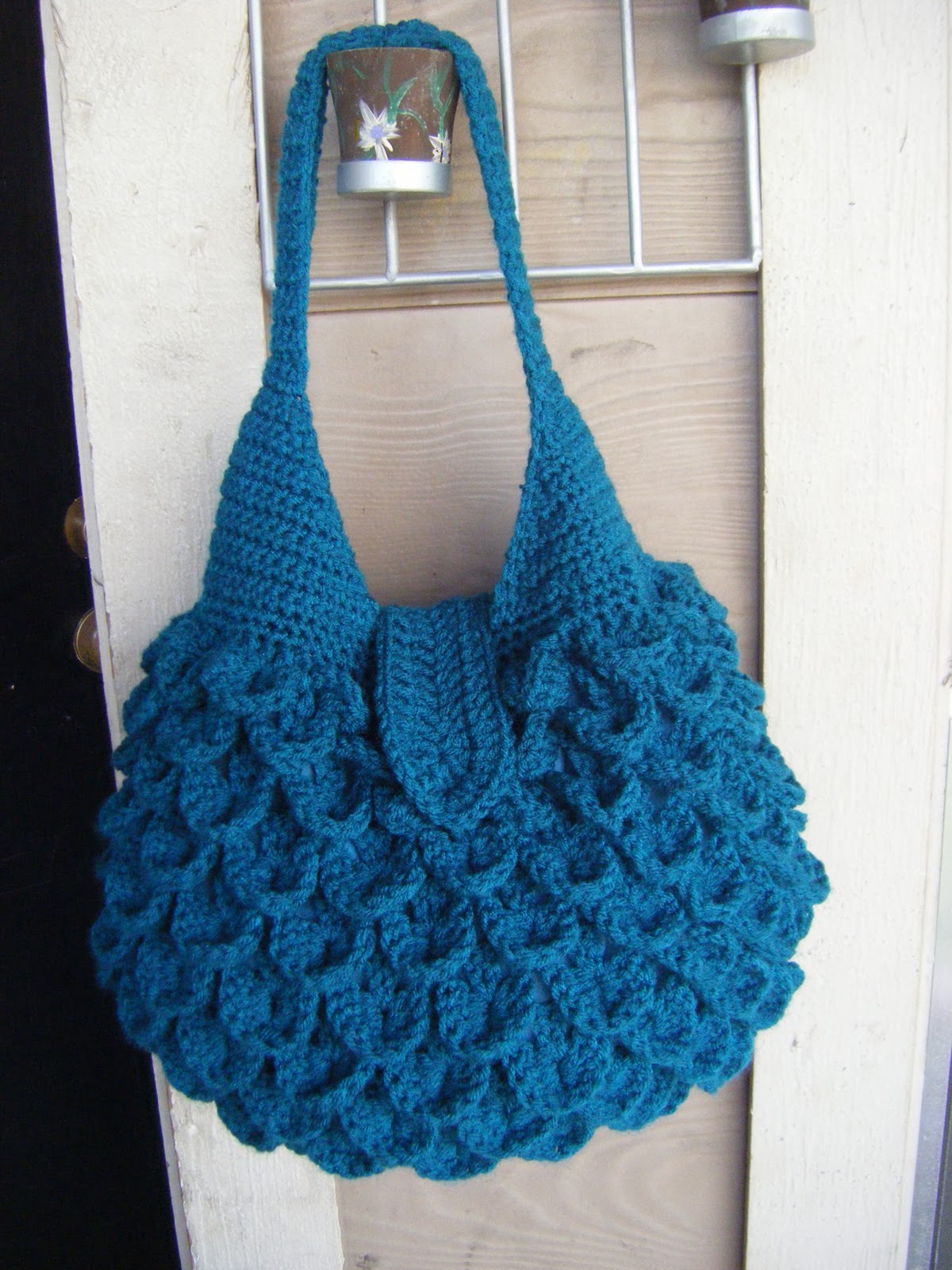 Striped Crochet Bag - Free Pattern for a Striped Crochet Bag