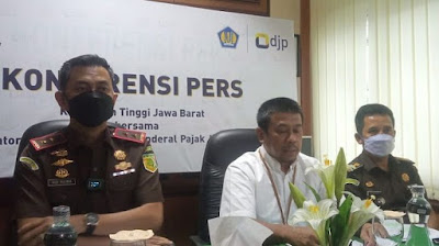 Korporasi dan Dua Pengusaha di Bekasi Tak Bayarkan Pajak Hingga Rp 2,6 Miliar Korporasi dan Dua Pengusaha di Bekasi Tak Bayarkan Pajak Hingga Rp 2,6 Miliar
