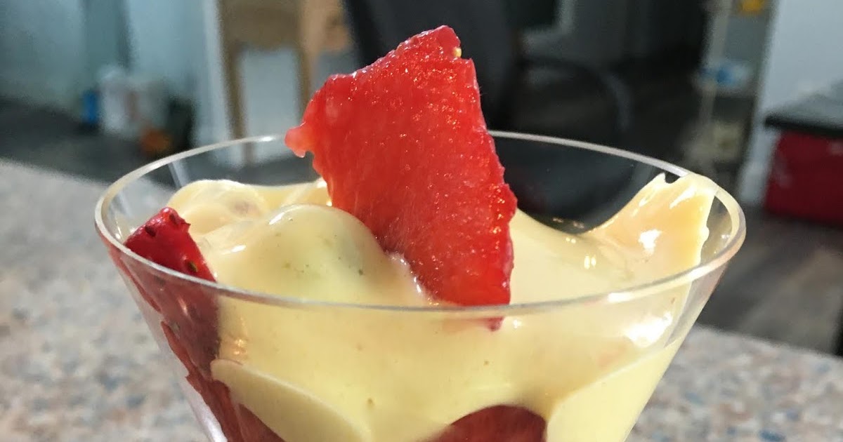 Berries with Zabaglione Sauce Italian Sweet Wine Custard