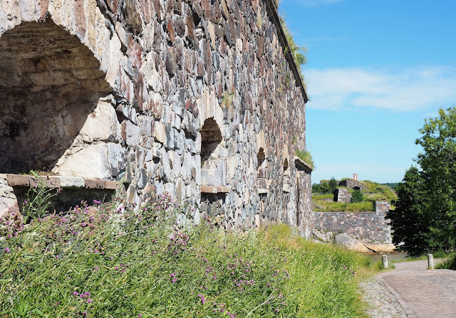 Suomenlinna, kesaretki, linnoitus, Helsinki, kesa helsingissa, muuri