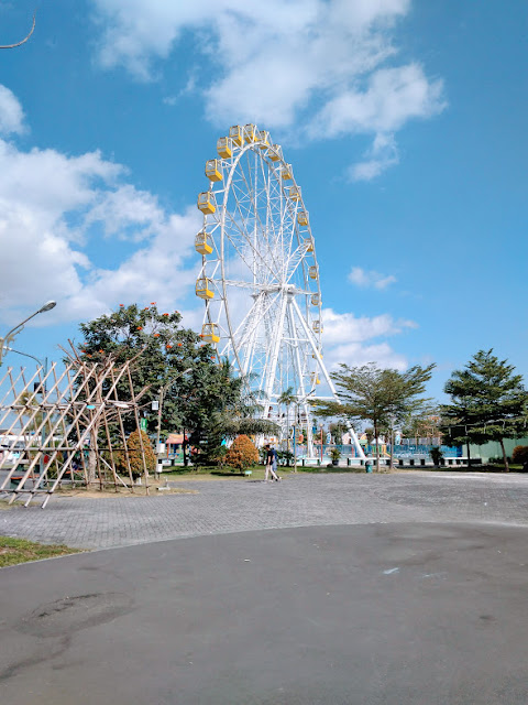 Tingginya Bianglala di Sindu Kusuma Edupark, Jogja