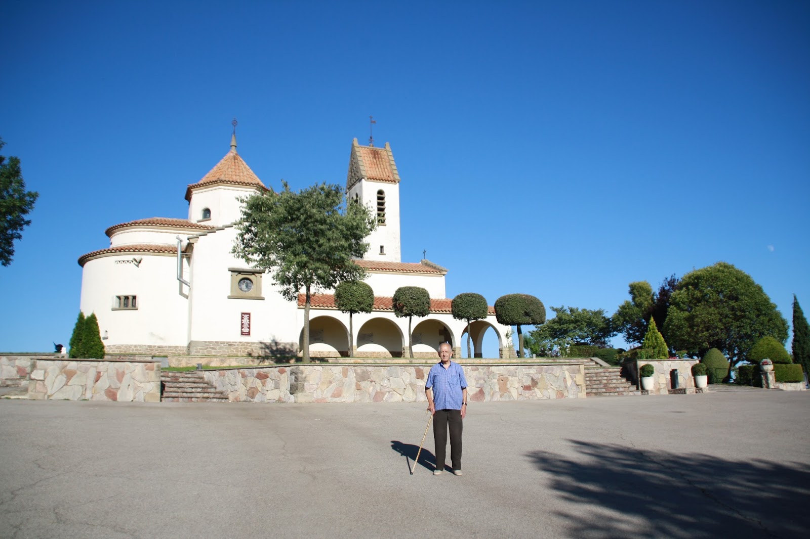 TOT SON PUNTS DE VISTA SANTUARI DE LOURDES. PRATS DE LLUÇANÈS. OSONA