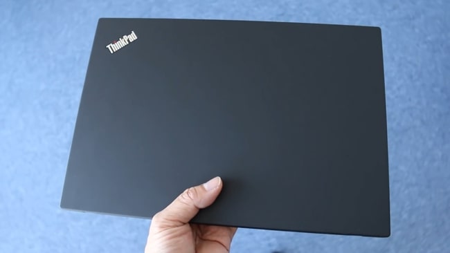ThinkPad T490 on hand.