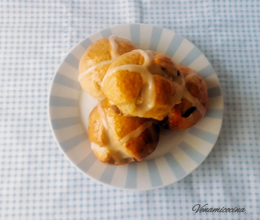 Hot cross buns 