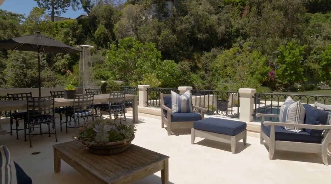 25 Photos vs. 721 Dolo Way, Los Angeles Interior Design Luxury Mansion Tour
