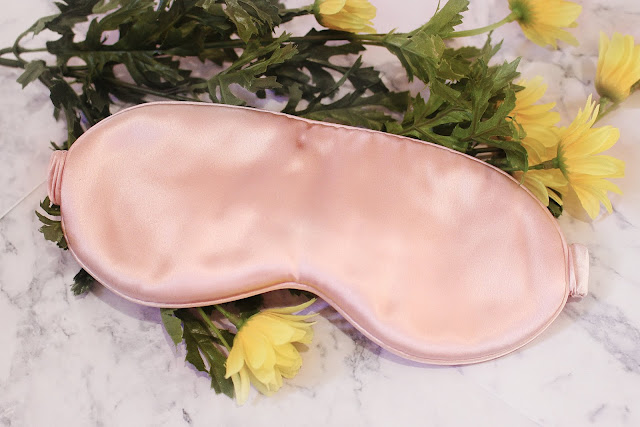 best silk gift ideas 2019, silkeroart etsy,  silkeroart blog review,  silkeroart  review,  silkeroart,  silkeroart shop,  silkeroart pillowcase, silk eye mask etsy, silk  silkeroart 