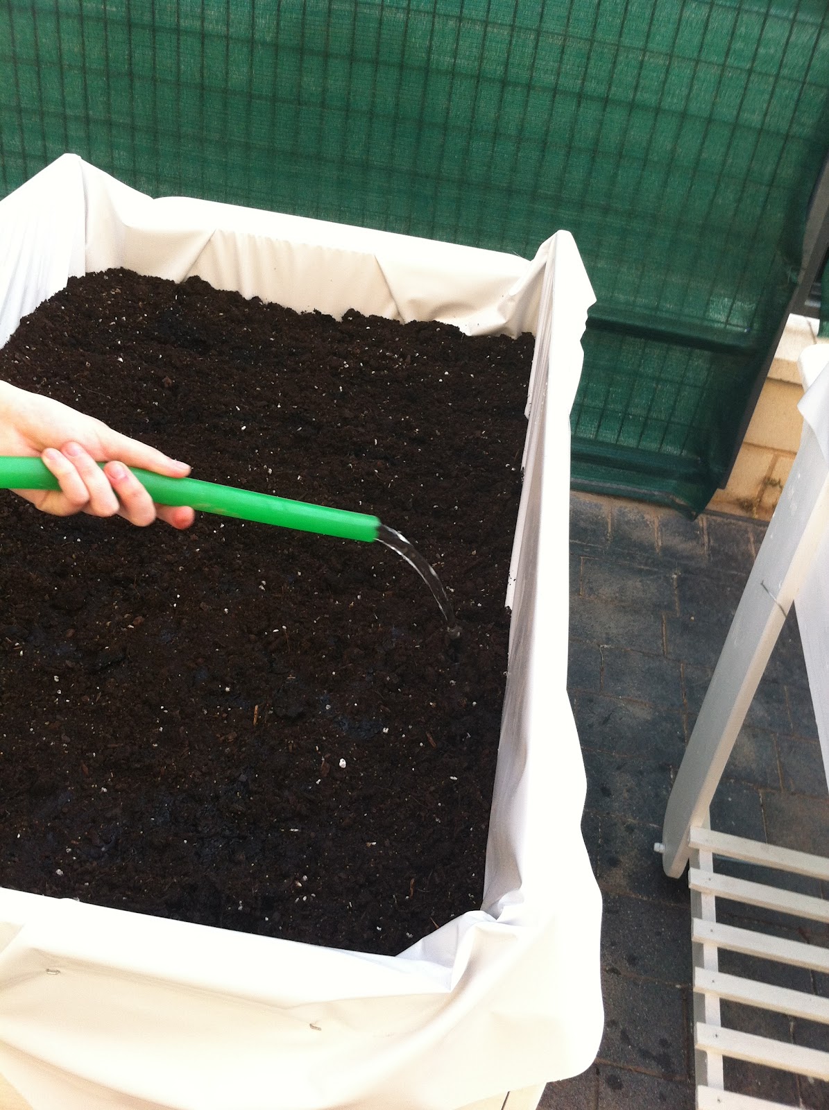 Mis Inventos: HUERTO URBANO - MESAS DE CULTIVO