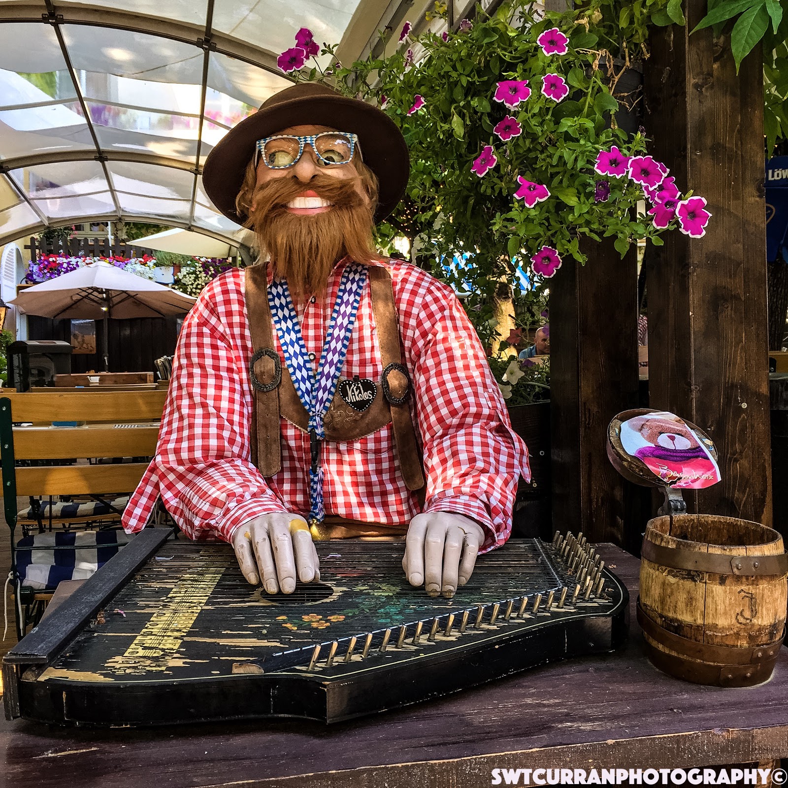 blogtacular blogtastic bloggy blog there's kitsch and there's german