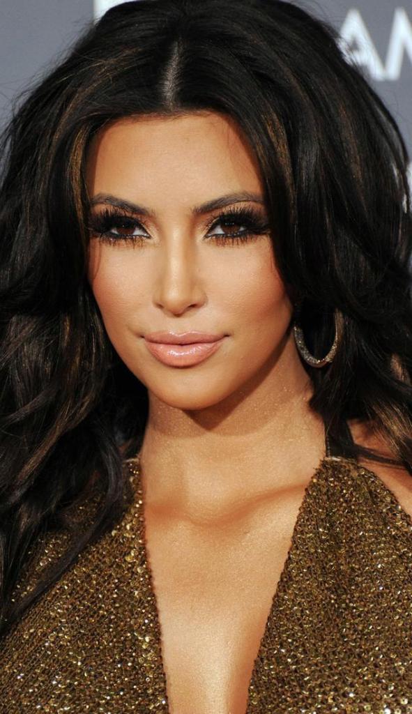 Kim Kardashian Outfits Style Picture  Celebrities Fashion 