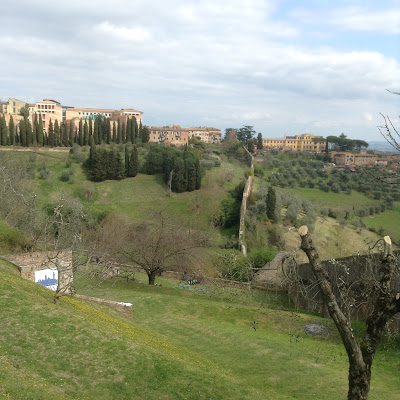 Siena: Fonte delle Monache