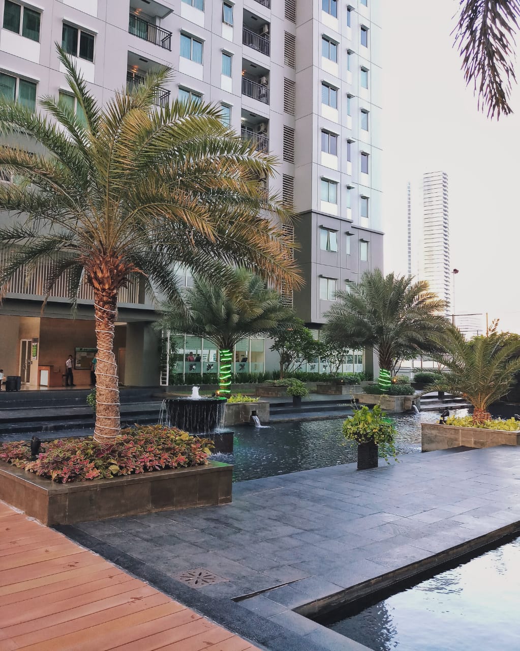 Review Kolam Renang Hotel Thamrin Condotel, Keren Banget! - nursaidr