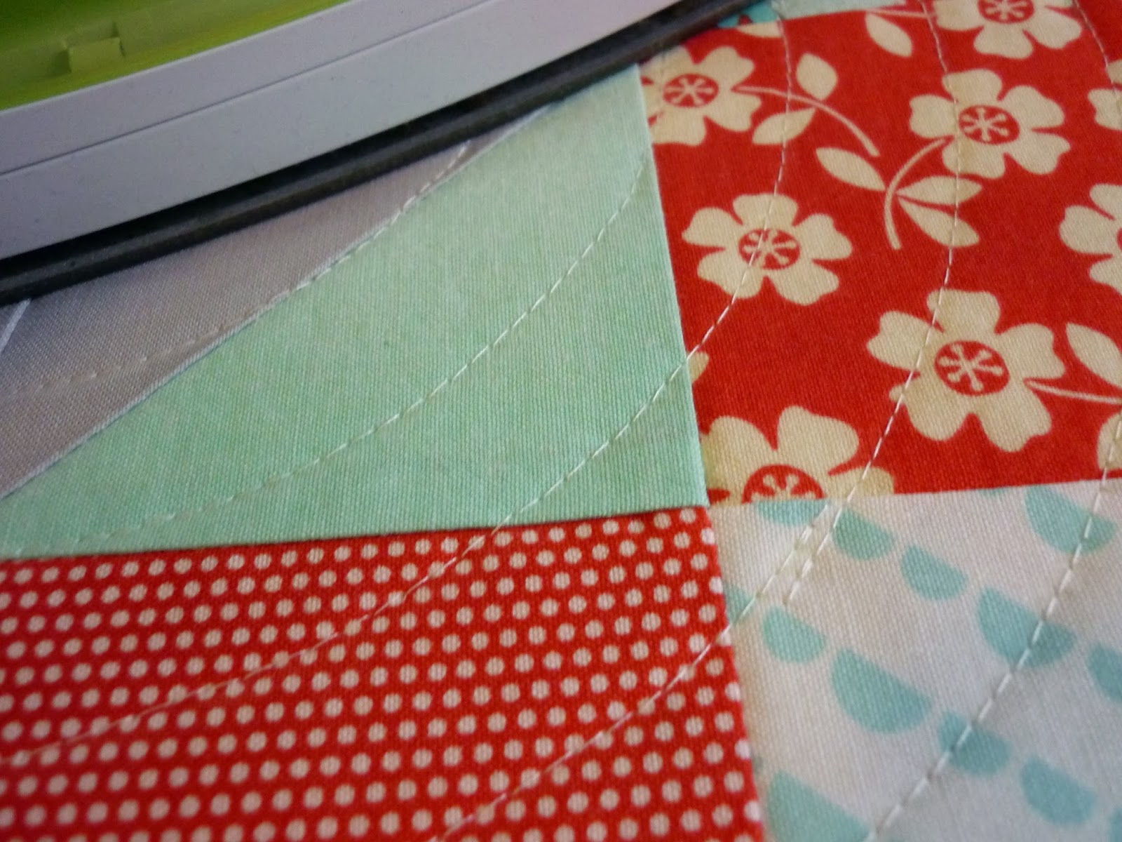 chezzetcook modern quilts Going in Circles A Tutorial on Quilting