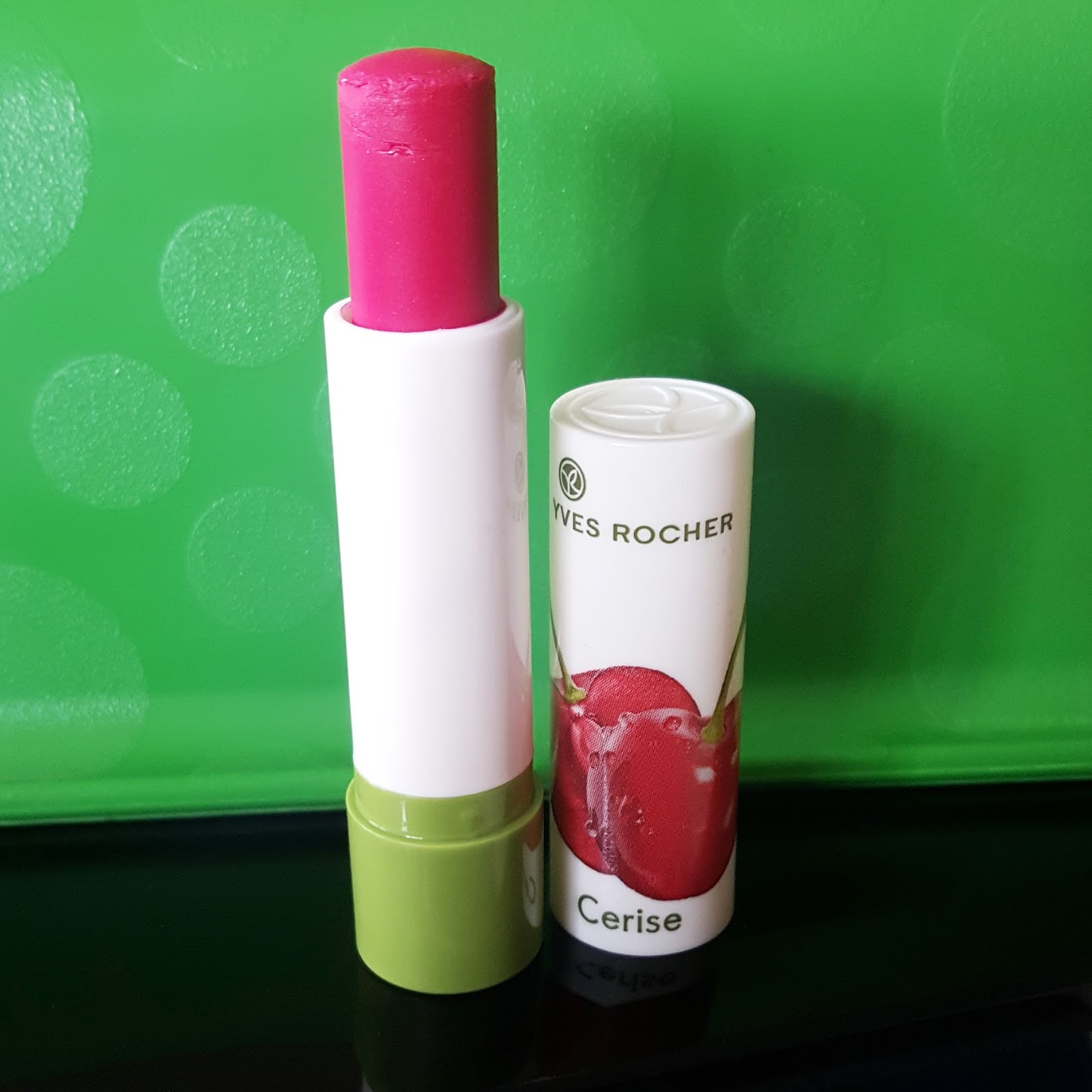 RIDZI MAKEUP YVES ROCHER APRICOT FRUIT SCRUB & NOURISHING LIP BALM REVIEW