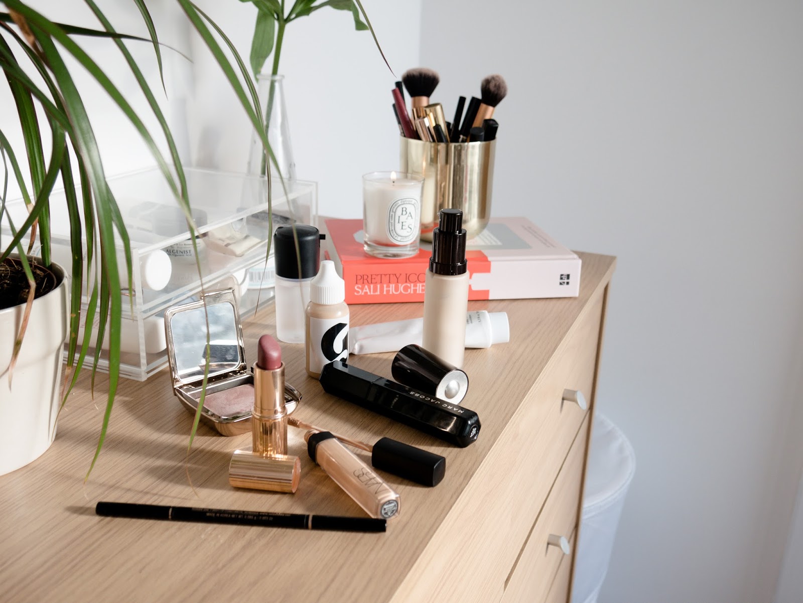 Dressing Table & Makeup Collection | Elle Files