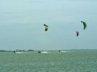Kitesurfing Kalpitiya