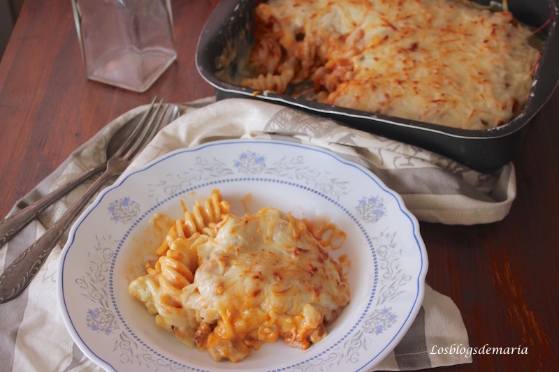 Fusilloni gratinados con bechamel de curry