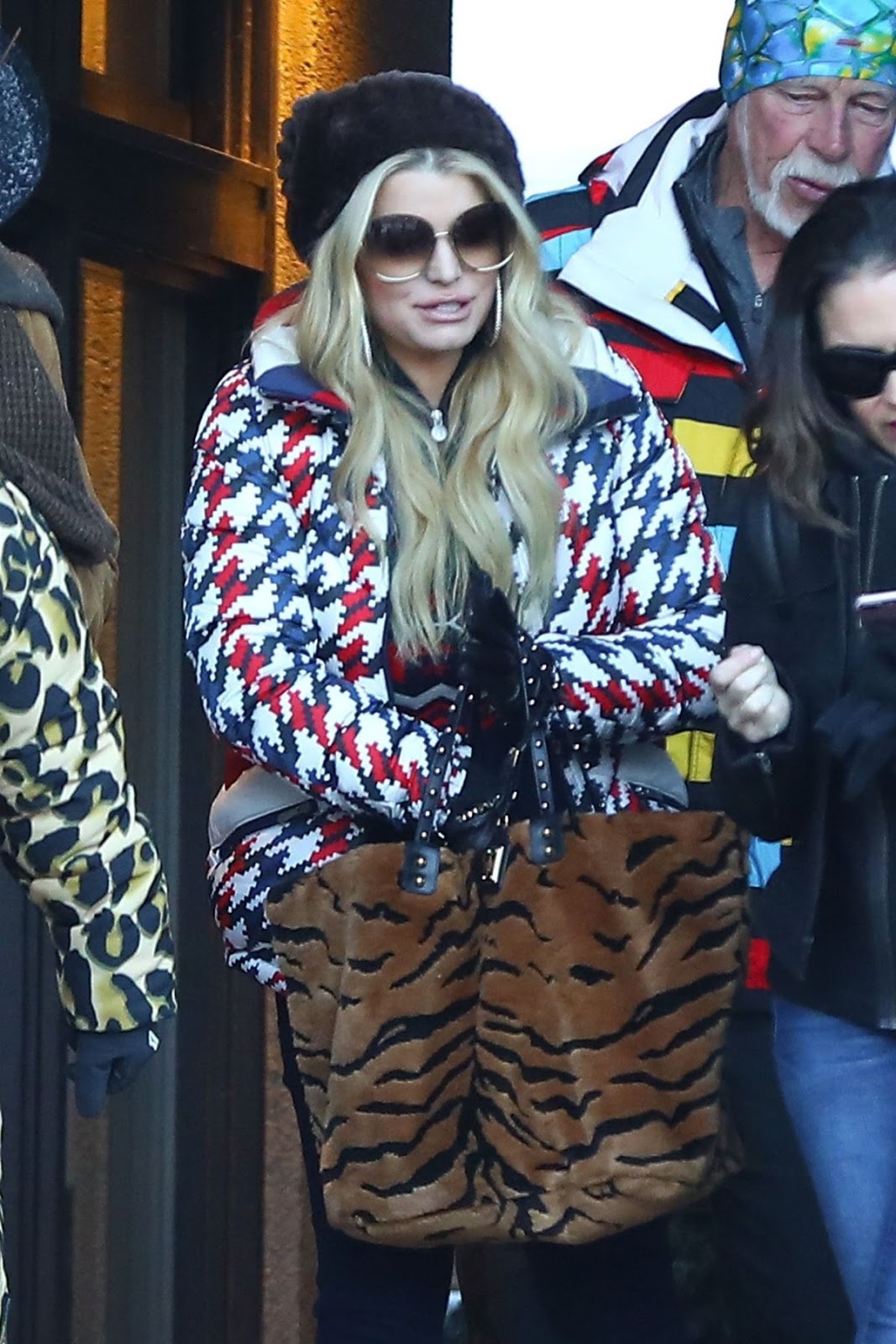 Jessica Simpson Outside Shopping in Aspen 31 Dec-2019