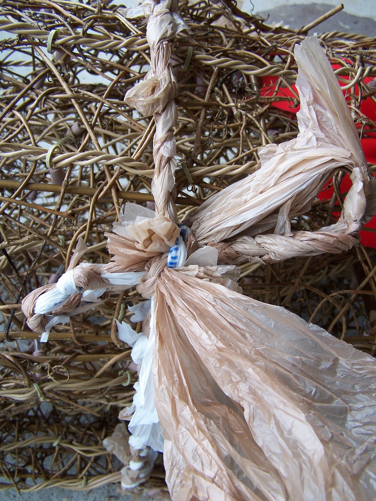 How to make a rope, out of plastic bags. Before And After