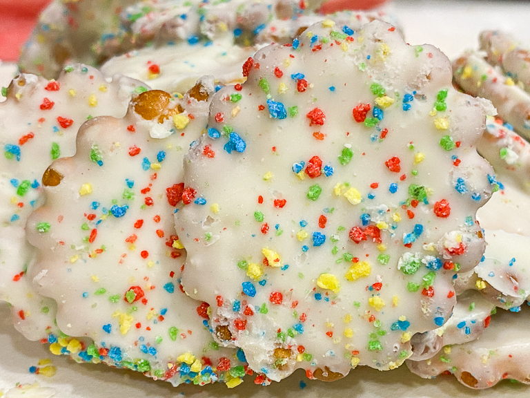 Tales of the Flowers Utz Daisies Chocolate Covered Pretzels